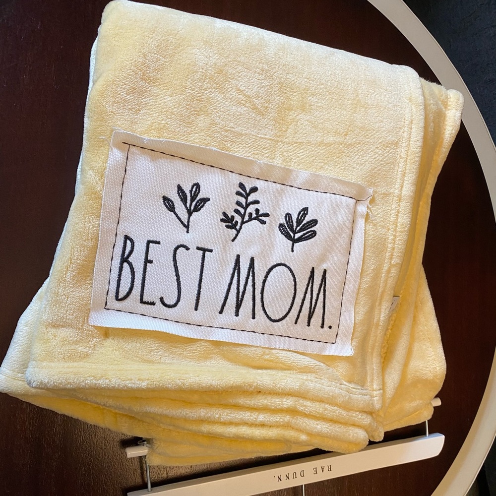 RAE DUNN “BEST MOM” Yellow Plush Throw Blanket